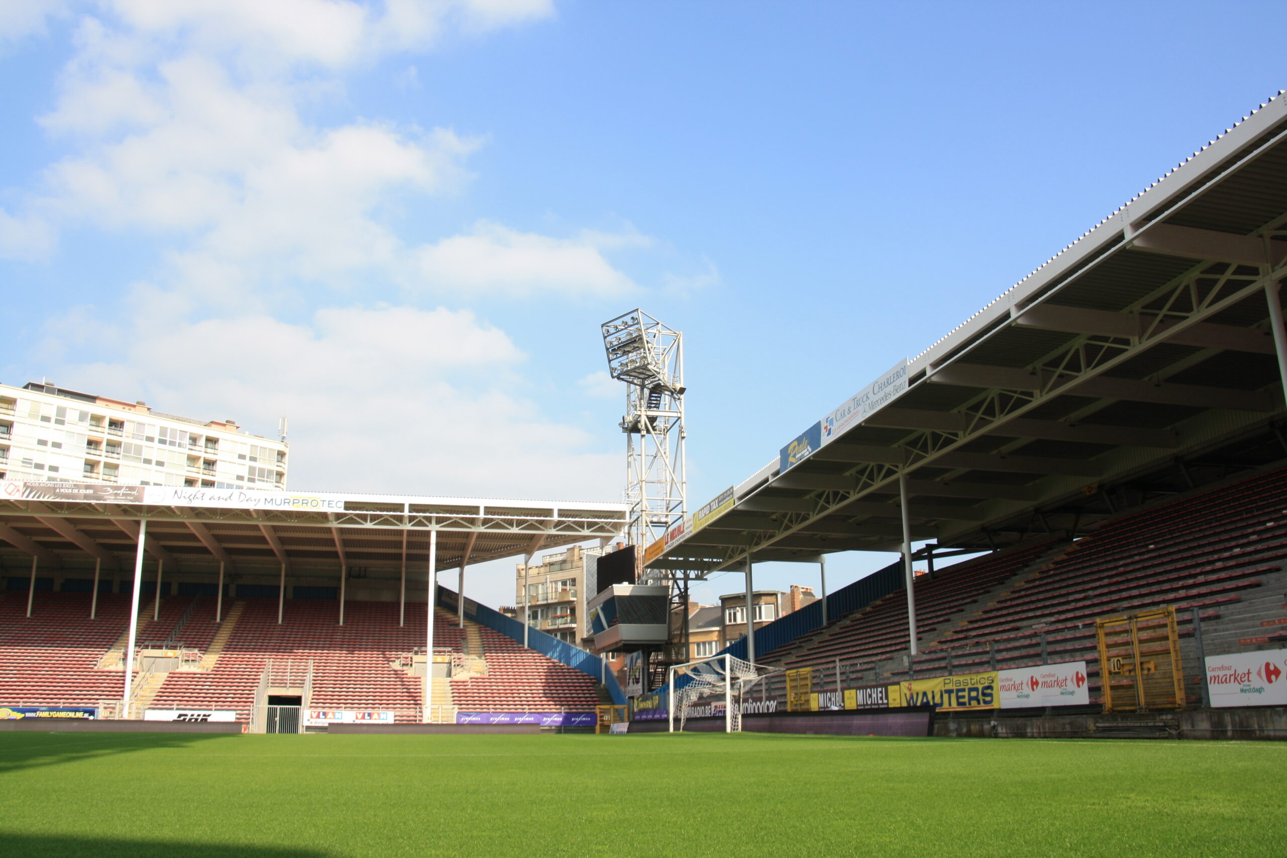 Le stade de Charleroi prêt pour la Coupe d’Europe (vidéo)