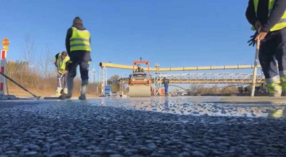 L’enrobé percolé, le meilleur compromis entre l’enrobé et la dalle en béton