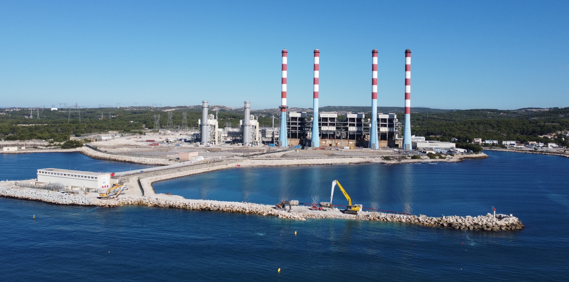 Démantèlement des cheminées de la centrale EDF de Ponteau